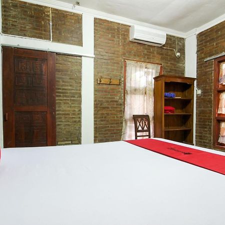 Reddoorz Near Rumah Sakit Wirosaban Salakan Exterior photo