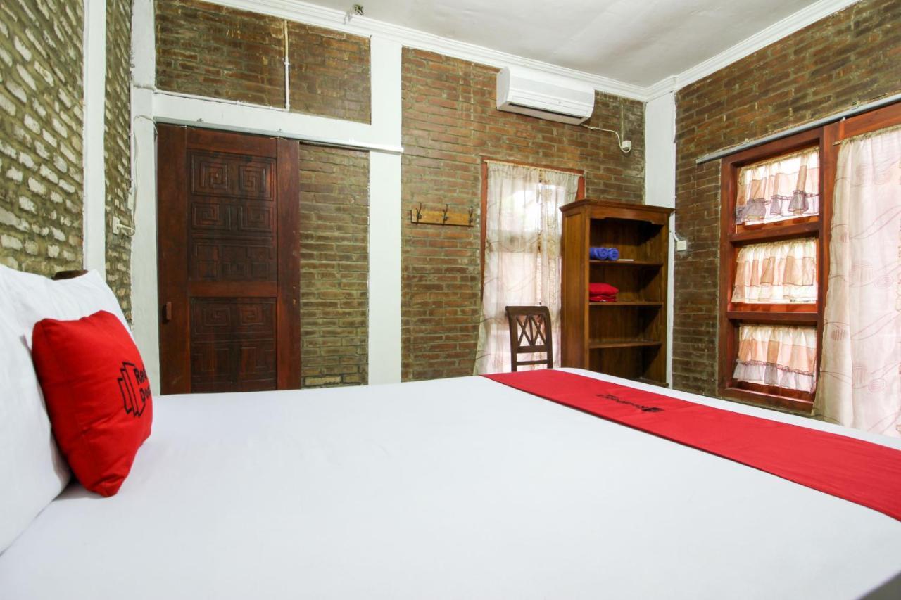 Reddoorz Near Rumah Sakit Wirosaban Salakan Exterior photo
