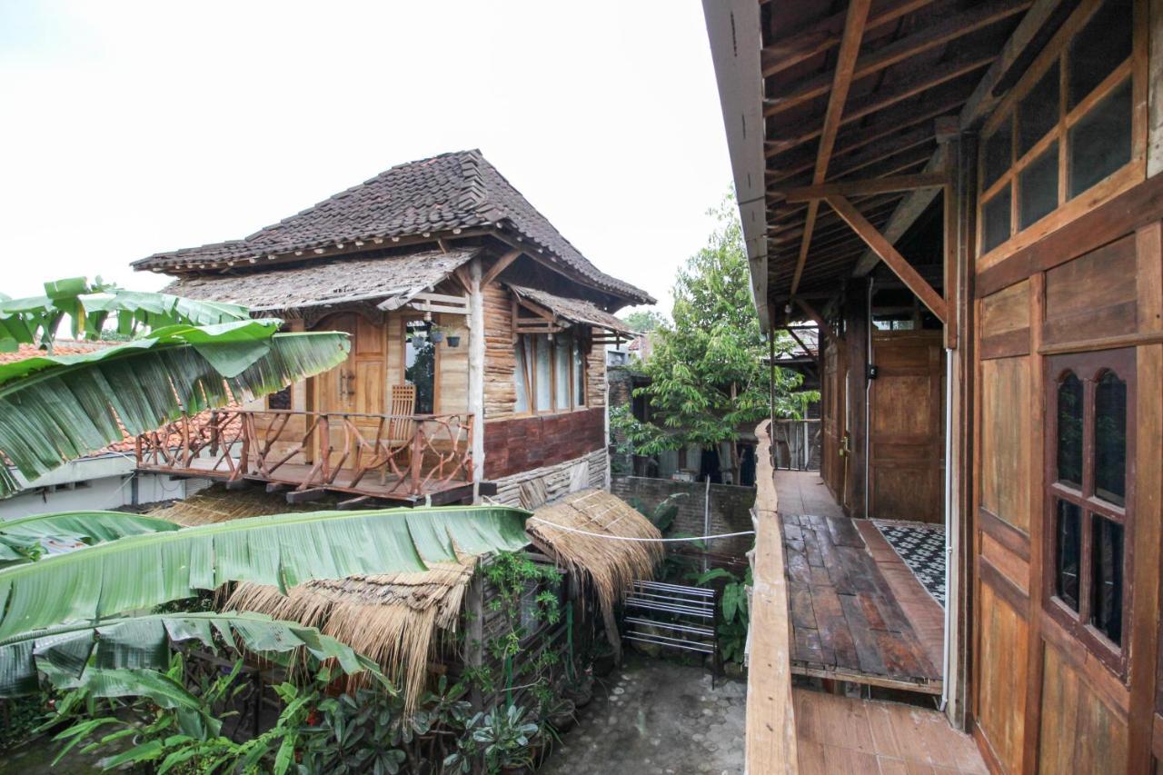 Reddoorz Near Rumah Sakit Wirosaban Salakan Exterior photo