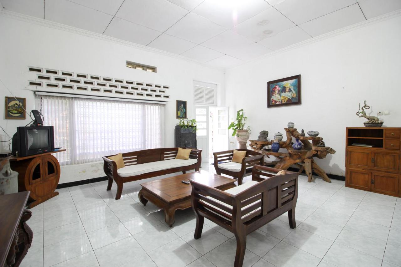 Reddoorz Near Rumah Sakit Wirosaban Salakan Exterior photo