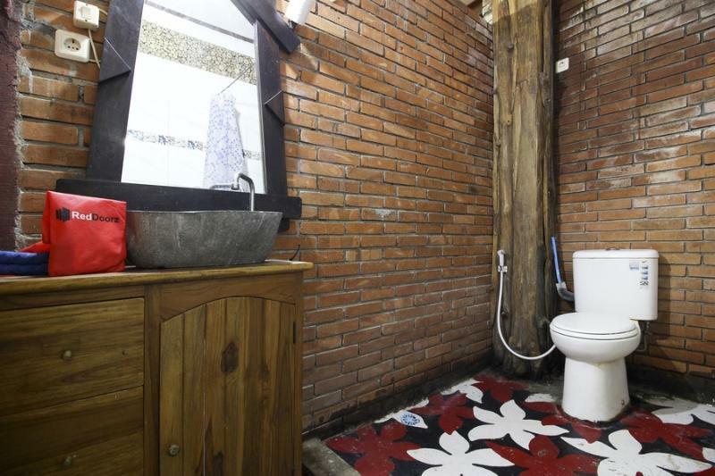 Reddoorz Near Rumah Sakit Wirosaban Salakan Exterior photo